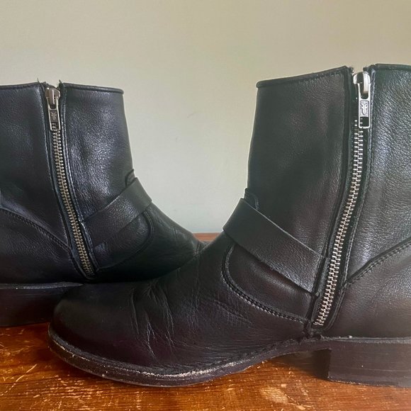 FRYE Vicky Leather Booties Black 9 - Picture 6 of 9